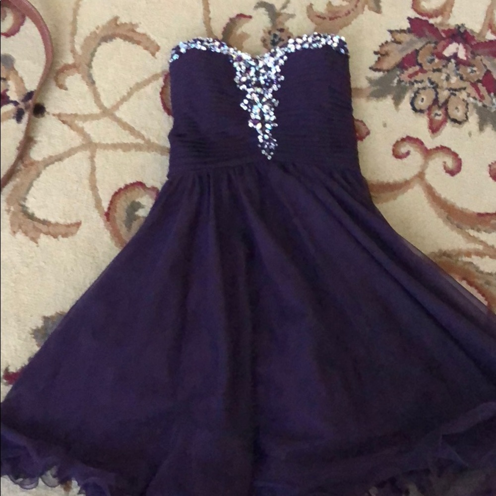 Homecoming dress only been worn once